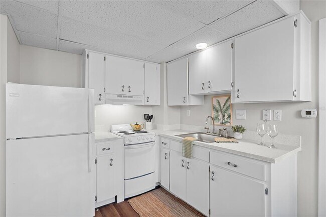 Foto del edificio - 411 1st Ave N