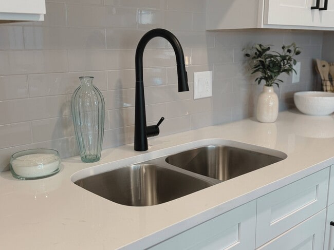 Building Photo - Summer Pointe Village