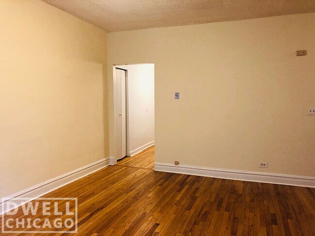 Foto del edificio - 1518 N Kedzie Ave