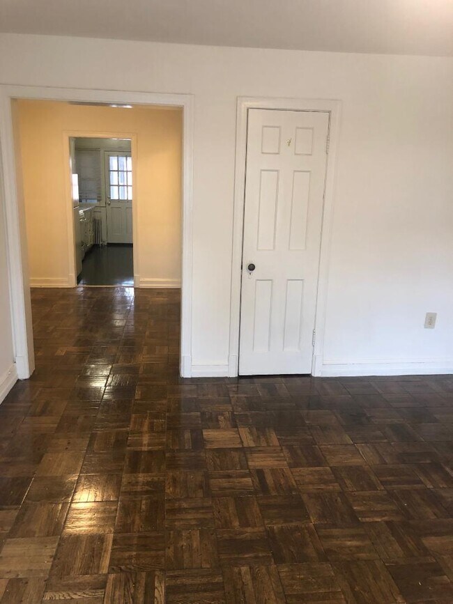 Building Photo - 805 Juniper St