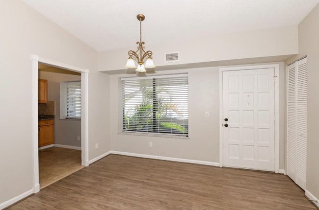 Photo - 800 NW Fork Rd Apartment