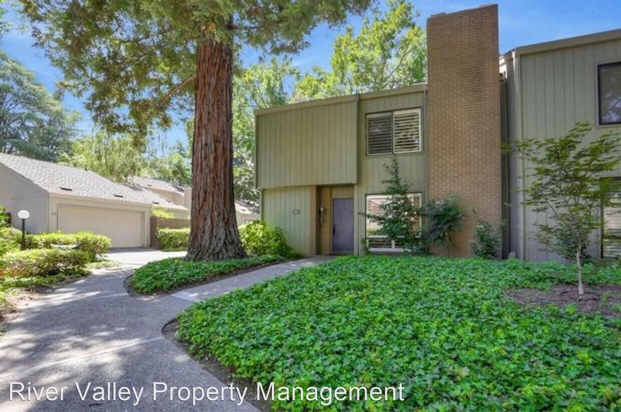 Primary Photo - 2 br, 2.5 bath House - 214 Dunbarton Cir