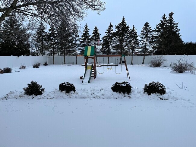 Back Yard - 3042 W Roselawn Dr