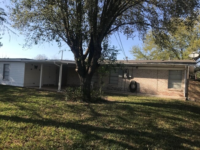 Building Photo - 234 Emerald Ln