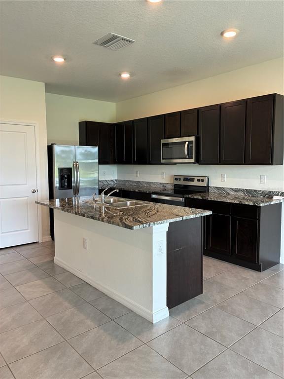 Building Photo - 34218 Redwood Dawn Ln