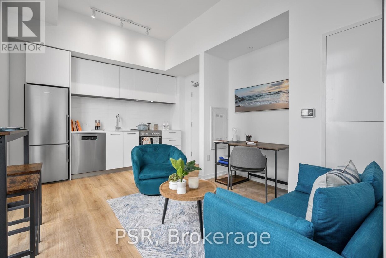 Photo principale - 101-3101 Roehampton Ave