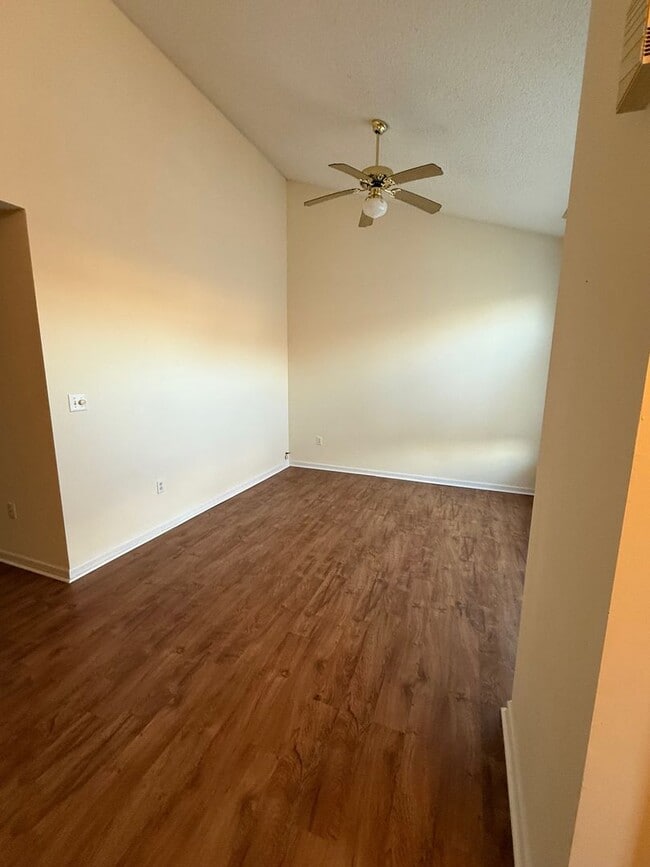 Foto del edificio - Home with 3 Bedrooms, 2 Baths & Single Attached Garage in Catawba NC