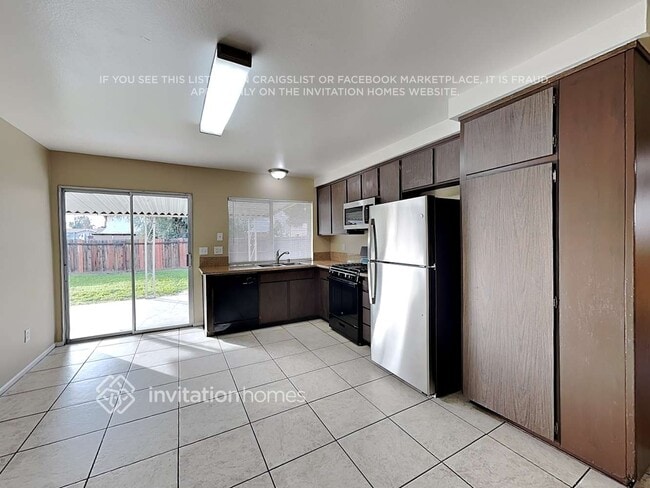 Foto del edificio - 271 Glenmont Ct