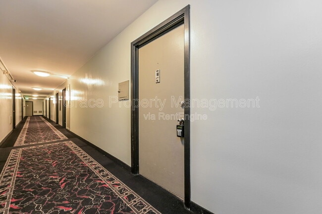 Building Photo - 888 Logan St