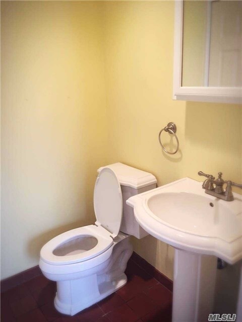 Building Photo - 59 Silver Ln