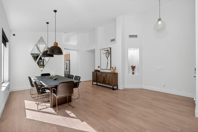 Building Photo - 7449 E Whistling Wind Way