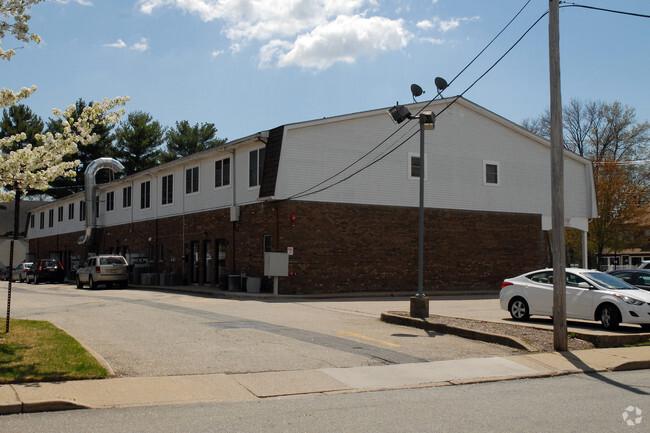 Foto del edificio - Pequannock Mini Mall Apartments