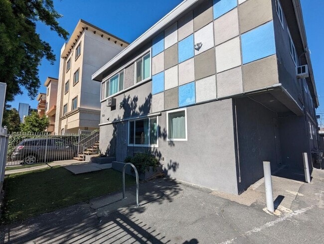 Building Photo - 1332 Gordon St