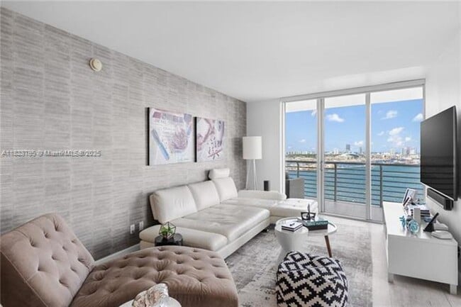 Building Photo - 335 S Biscayne Blvd