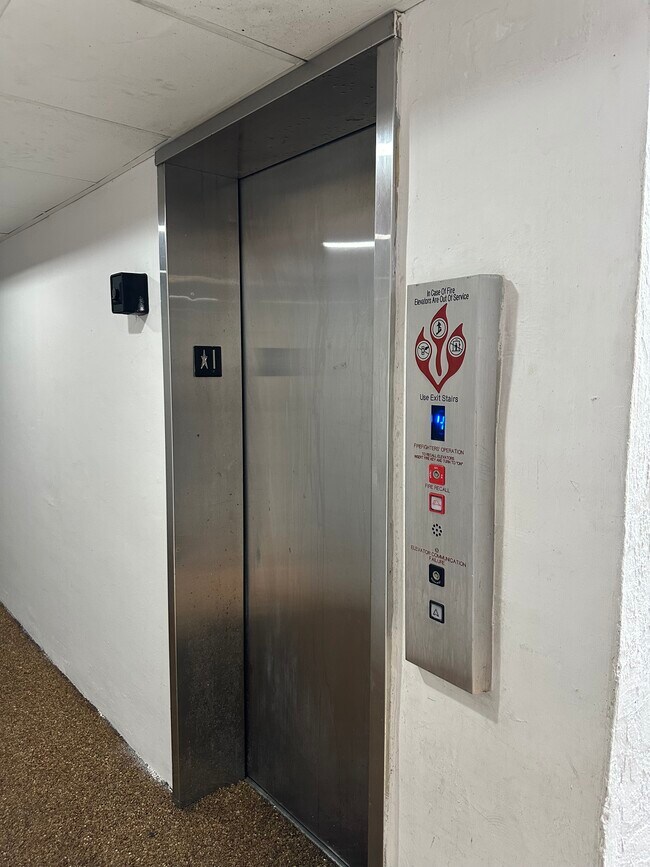 Foto del edificio - 8107 SW 72nd Ave