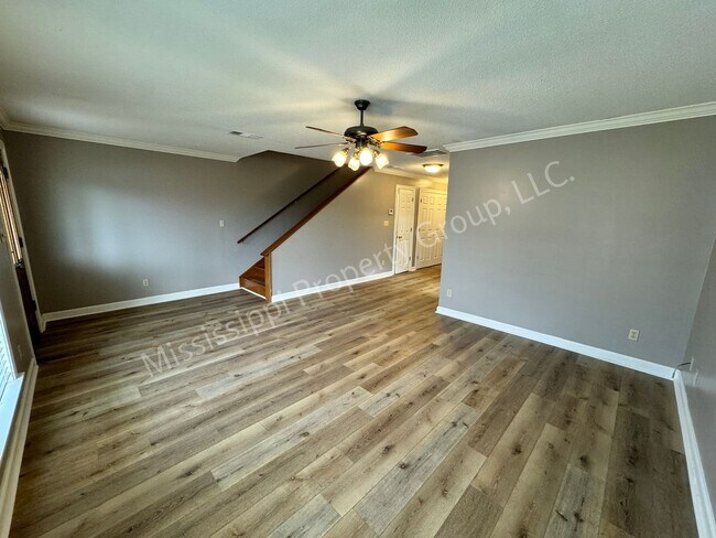 Foto del edificio - 402 Saddle Creek Dr