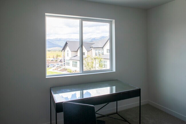 Building Photo - 1782 N 140 E