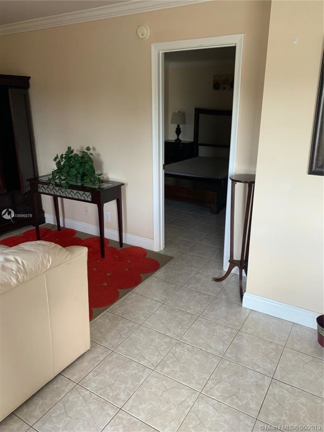 Foto principal - 3048 Sunrise Lakes Dr E