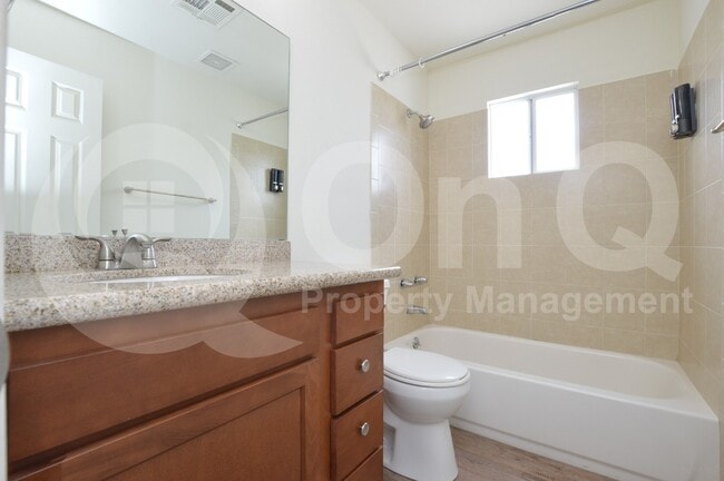 Building Photo - 3225 E Earll Dr