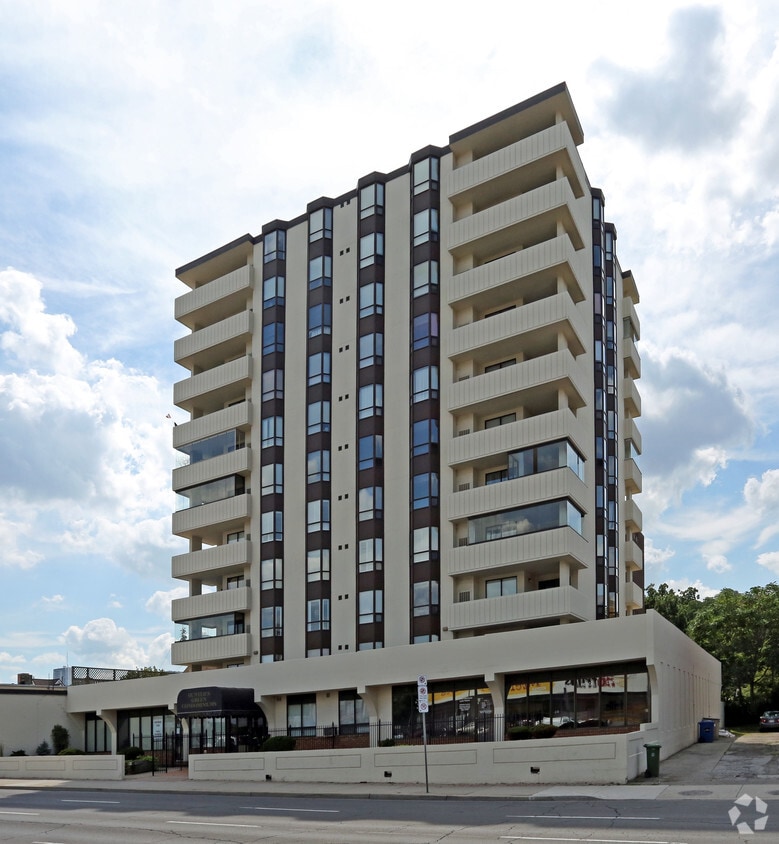Building Photo - Hunter's Green