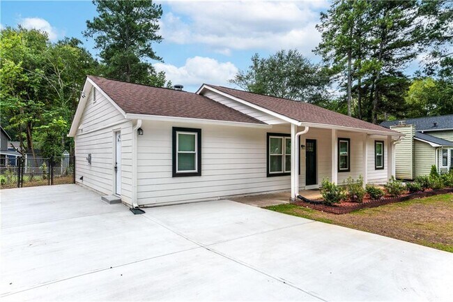 Building Photo - 903 Sheppard Rd