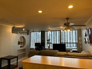 Foto del edificio - 1460 N Sandburg Terrace