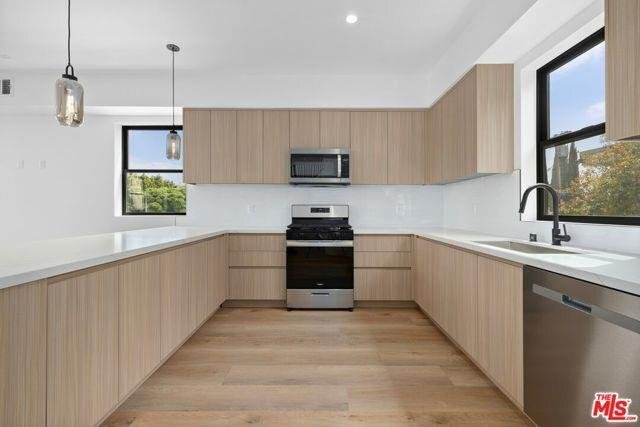Building Photo - 5545 1/2 Calhoun Avenue, Los Angeles, CA 9...