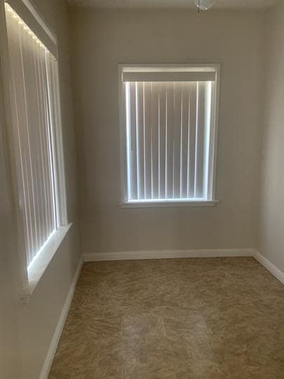 Building Photo - Comfort Meets Function — 2-Bed, 1-Bath Home with Office Space