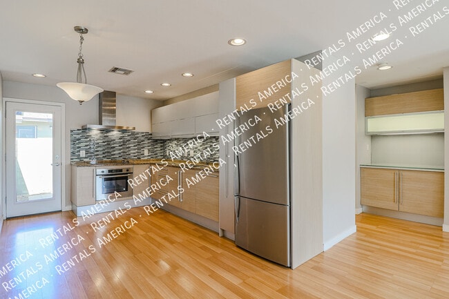 Foto del edificio - 1850 E Maryland Ave