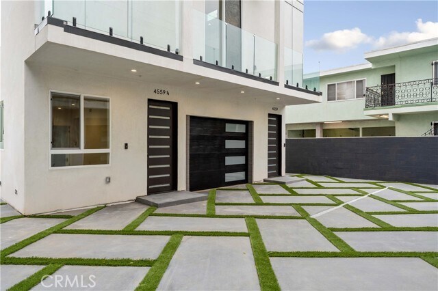 Foto del edificio - 4559 W 18th St