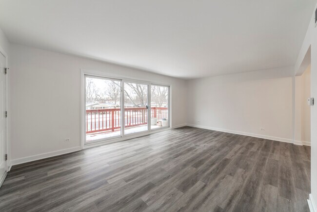 Foto del edificio - 518 Roberts Dr