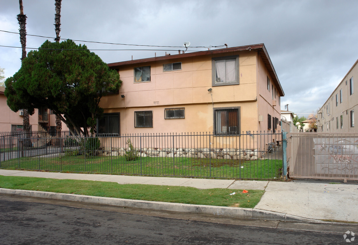 Building Photo - 15241 Broadmoor St