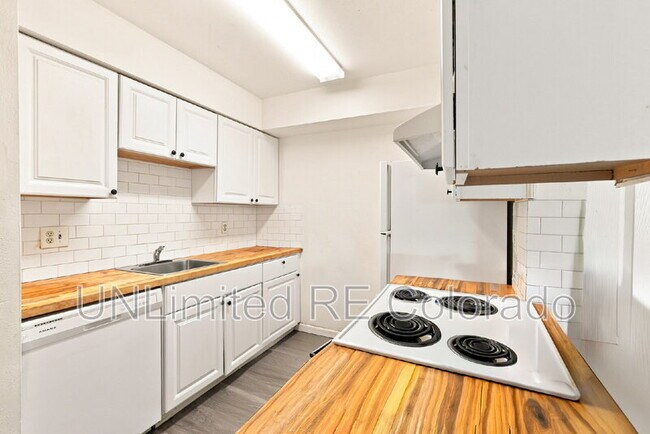 Foto del edificio - 5995 W Hampden Ave