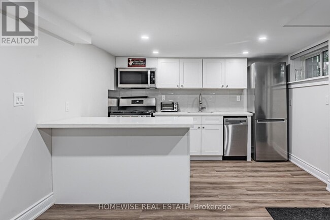Building Photo - 68 Fairleigh Crescent
