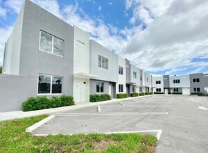 Building Photo - 170 NW 158th St
