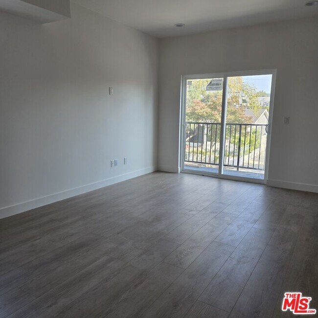 Foto del edificio - 10829 Peach Grove St