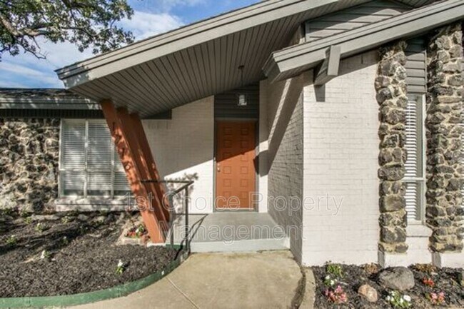 Foto del edificio - 1716 Acorn Ln