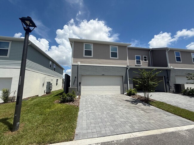 Foto del edificio - Brand New Townhome in Gardenia Reserve