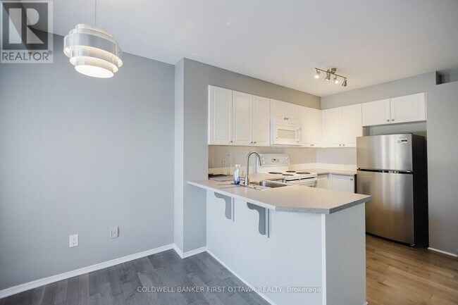 Photo du bâtiment - 292 Cresthaven Dr