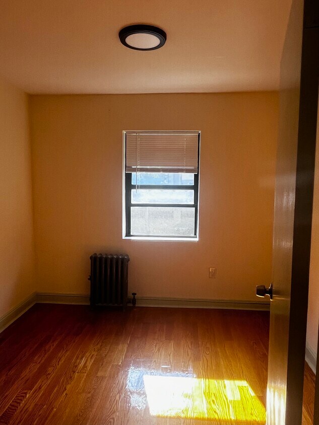 Foto principal - 5611 141st St