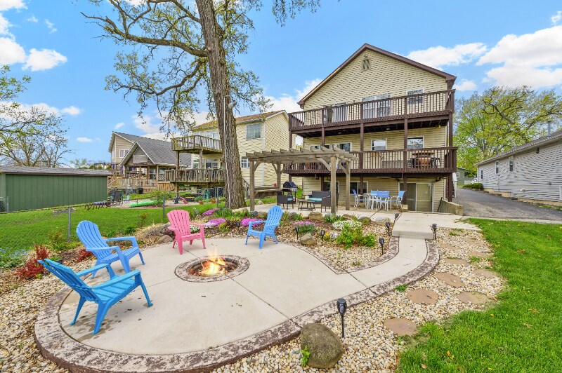 27 Rushmore Rd, Fox Lake, IL 60020 House Rental in Fox Lake, IL