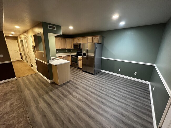 Building Photo - 208 S 1050 W