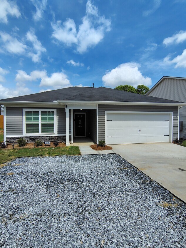 Photo - 1014 S Welcome Rd (Greenville, SC)