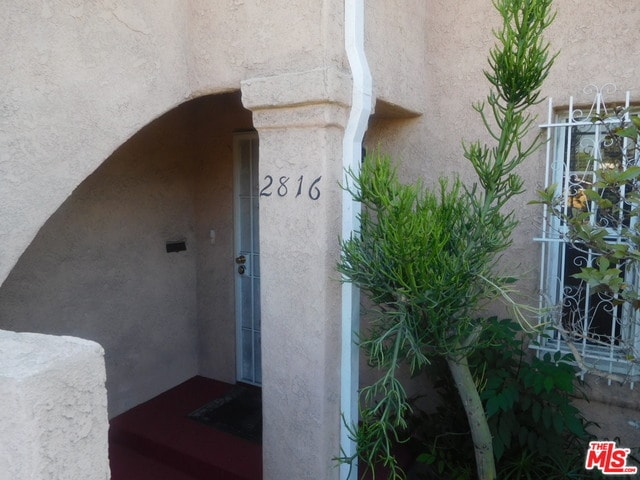 Building Photo - 2816 S La Brea Ave