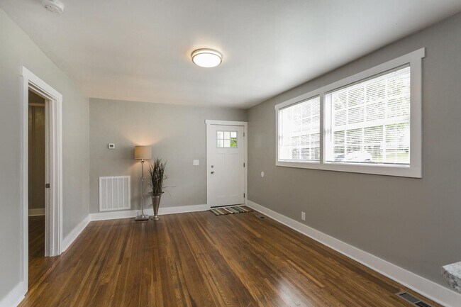 Foto del edificio - 2410 Dennywood Dr
