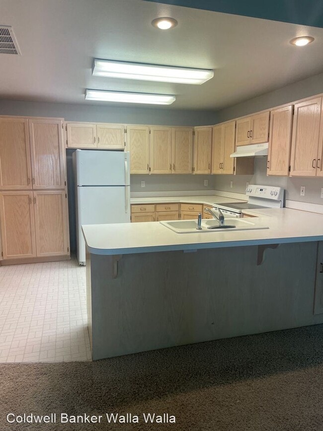 Building Photo - 2 br, 2 bath House - 822 SE Marine Drive