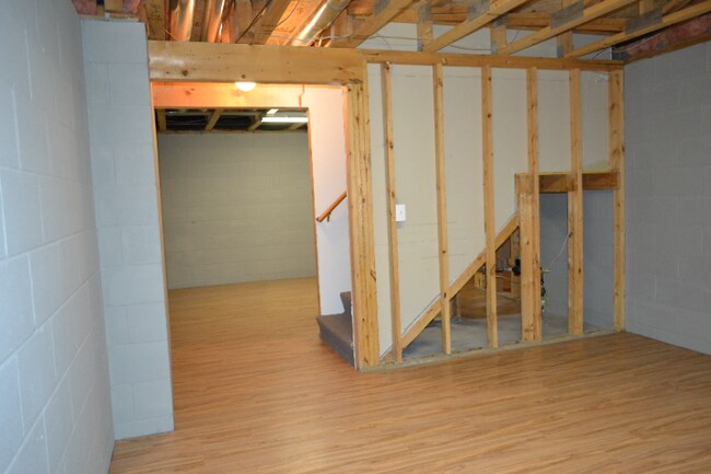 Foto del edificio - 1033 Lovell Ave W