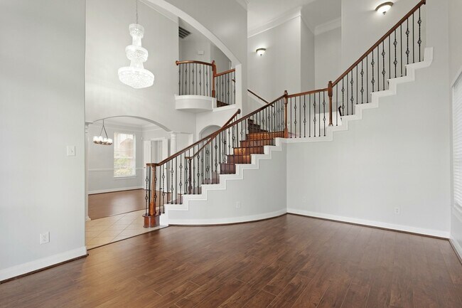 Building Photo - 1706 Lakeside Enclave Dr