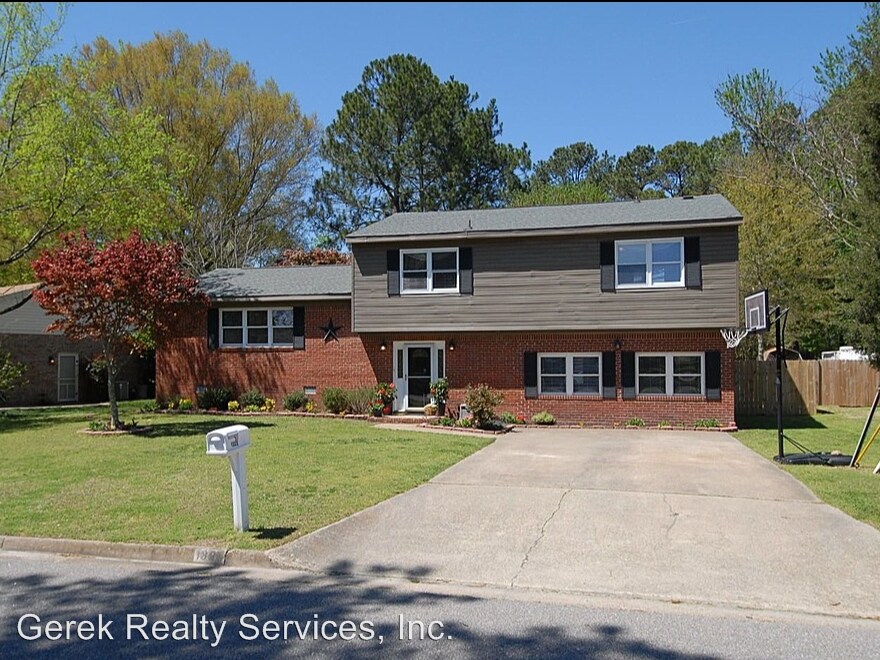 Primary Photo - 1325 Acredale Rd