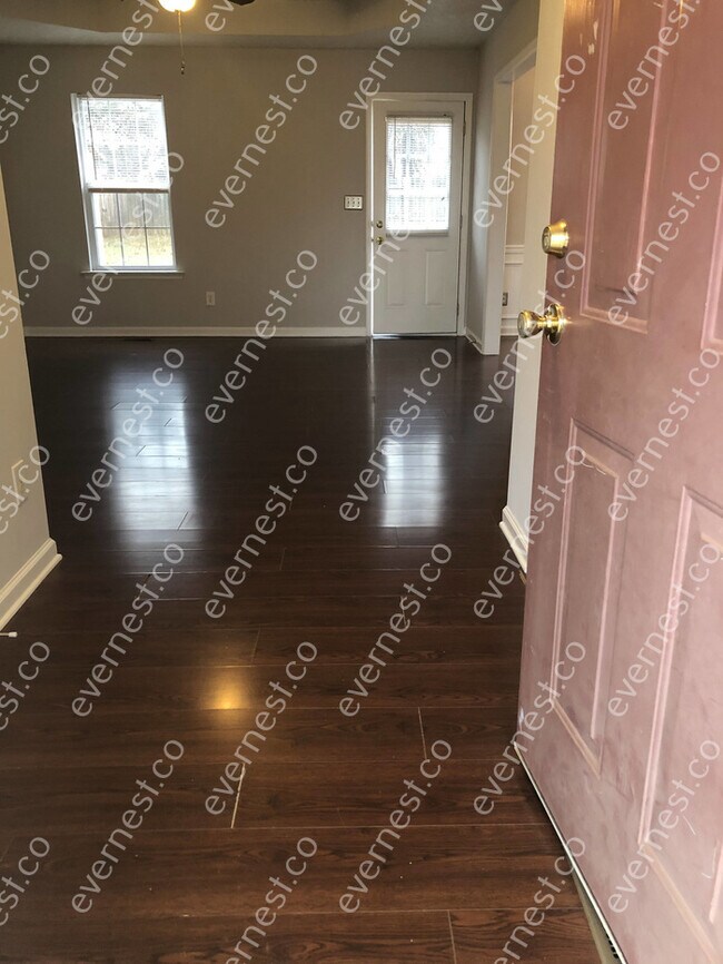 Foto del edificio - 3 bed / 2 bath home